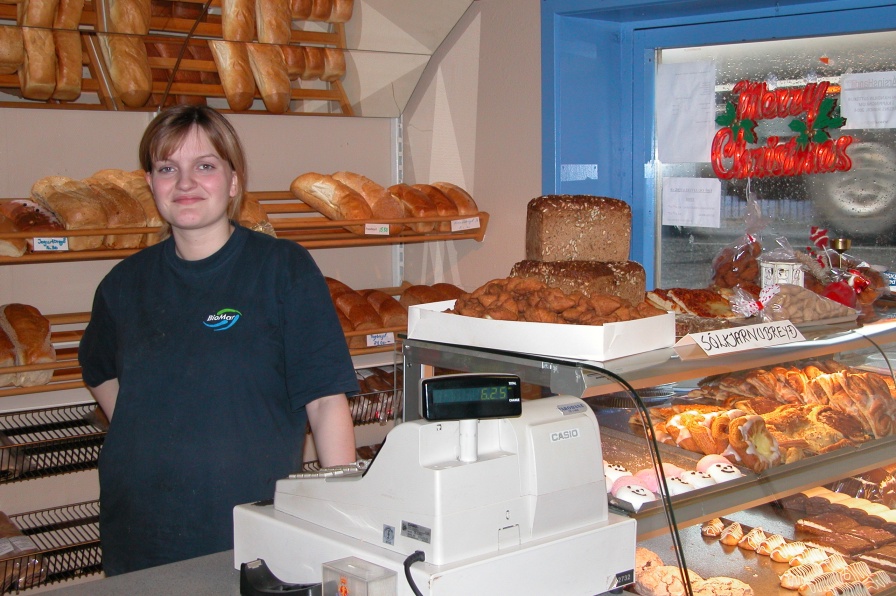 Baker_shop_in_the_faroe_islands_at_christmas_time